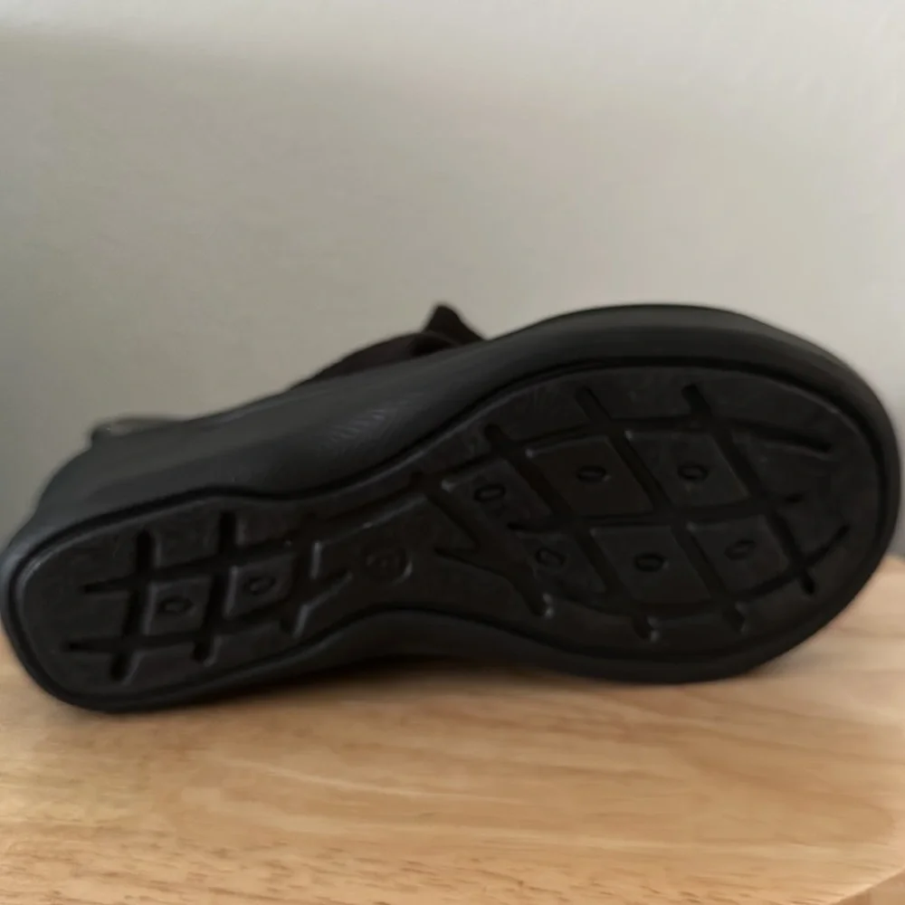 Bzees Smile More Bow-Strap Washable Sandal
